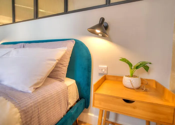 Beautifully Furnished Flat In The City Center Jbal1-1